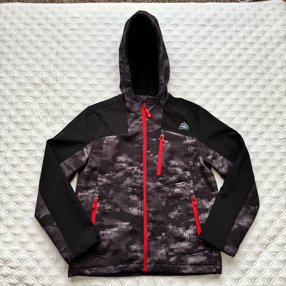 Snozu Boys Softshell Fleece Lined Hooded Jacket Black Red Camo Size M 10, 12